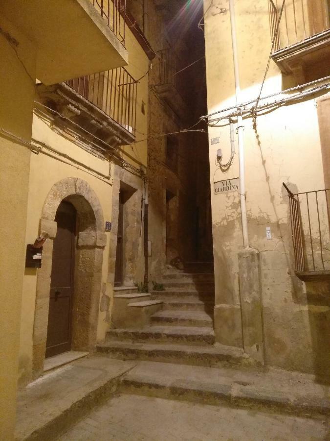 La Casa di Bianca Apartment Caltagirone Bagian luar foto