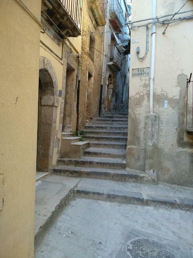 La Casa di Bianca Apartment Caltagirone Bagian luar foto