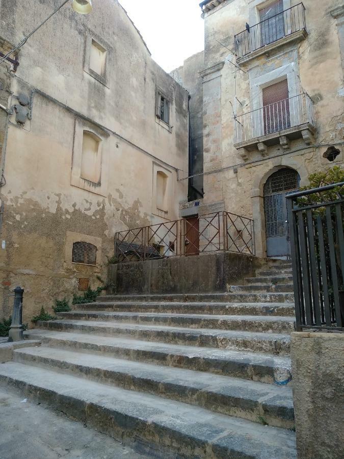 La Casa di Bianca Apartment Caltagirone Bagian luar foto